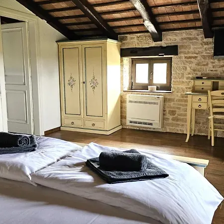 Laurus Ex Majoli Villa *