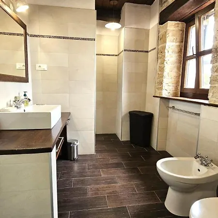 Villa Laurus Ex Majoli *